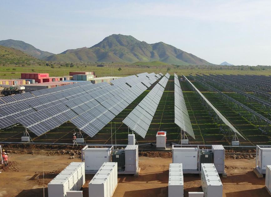 The Maroua solar plant with its battery containers. Phase II adds 19.8 MWc and 19.2 MWh at Mayel-Ibbé, two kilometres from the first plant.